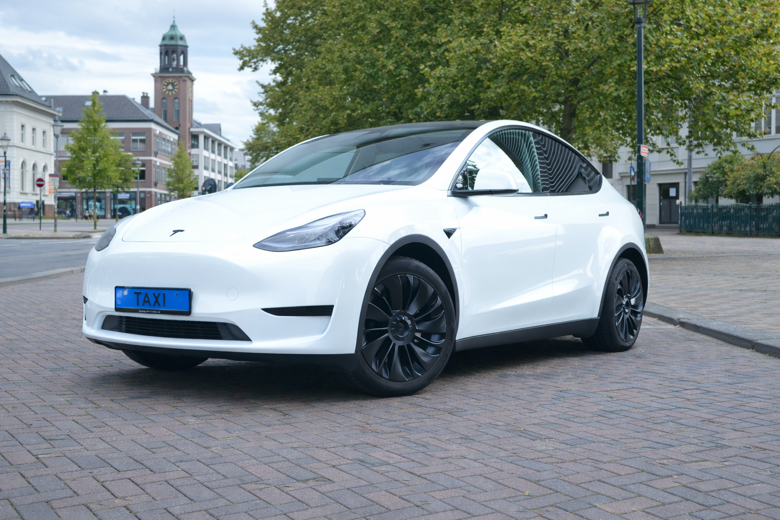 Tesla Model Y — RegioTaxi Apeldoorn elektrisch